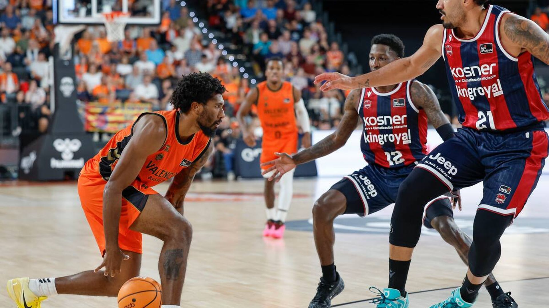 Valencia Basket se lleva un partido de poder a poder ante Baskonia (84-75)