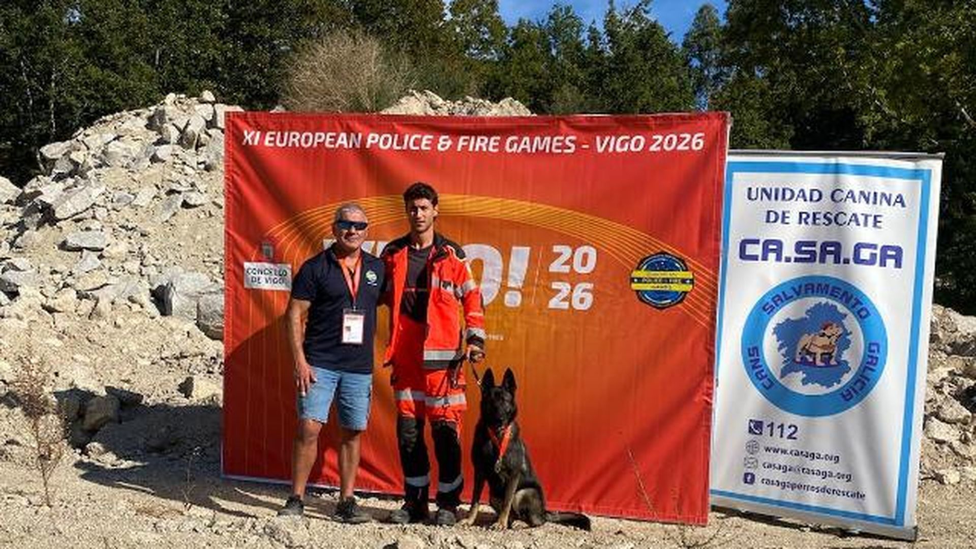 Alejandro Barreiro, presidente de Casaga, con su hijo Sergio Barreiro y Loky