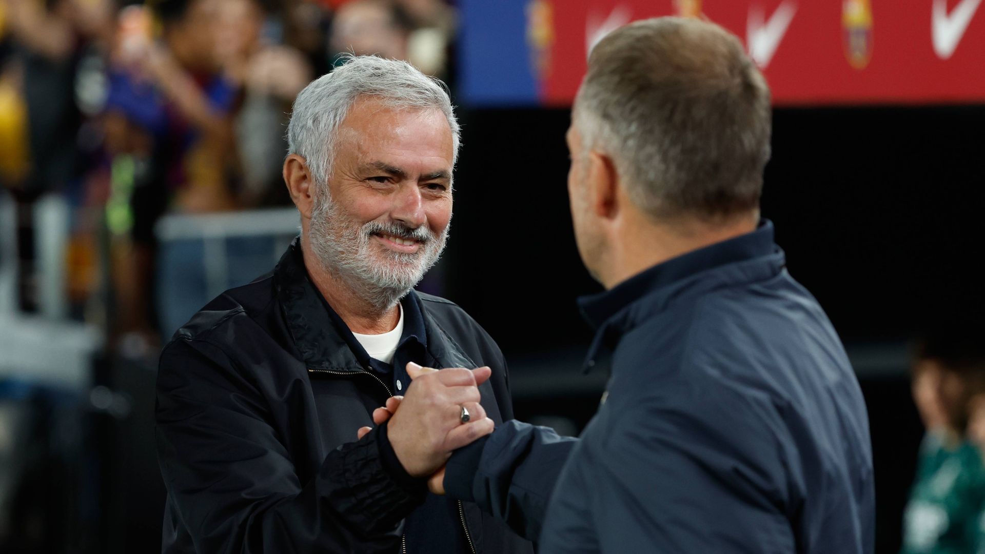 José Mourinho y Hansi Flick antes del FC Barcelona - Real Madrid de LALIGA EA Sports