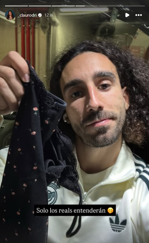 La historia de Instagram publicada por Claudia Rodríguez en la que Marc Cucurella enseña un pijama de mujer