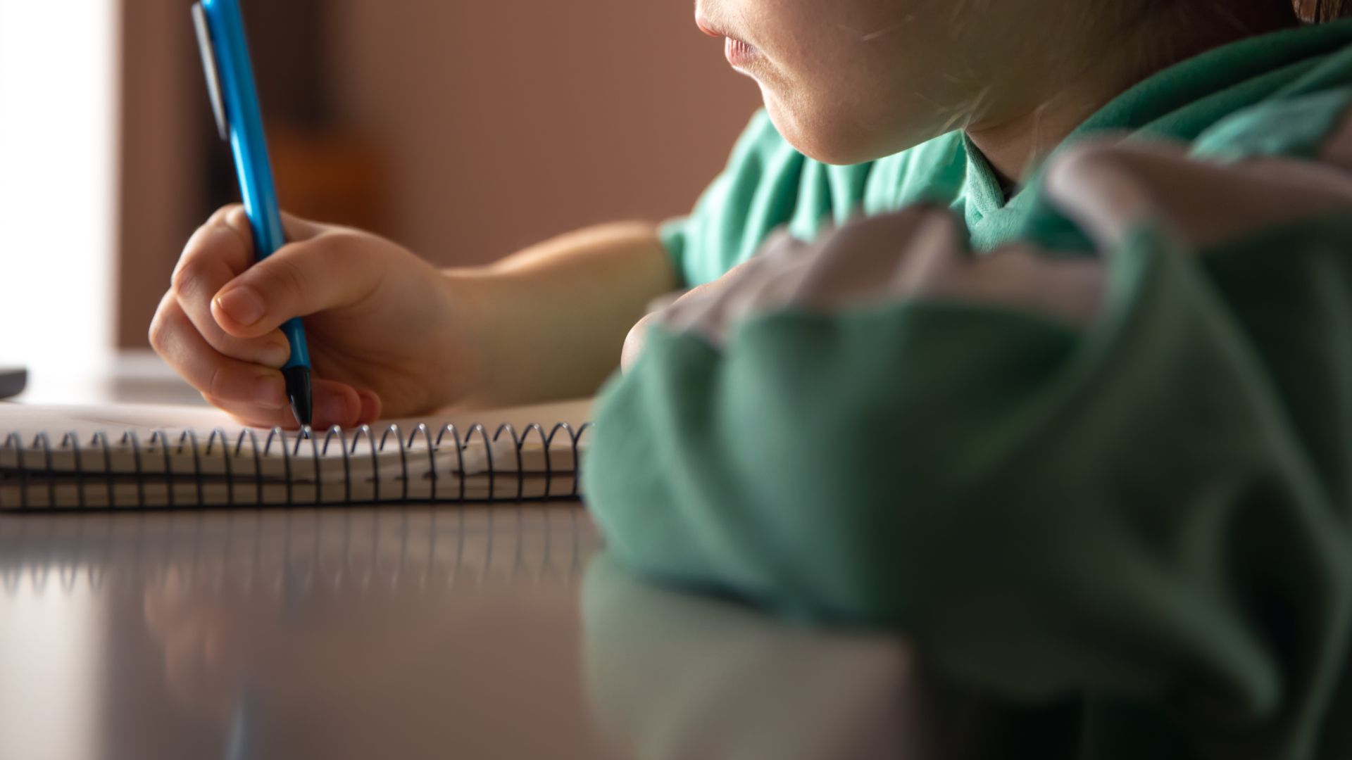 La pobreza infantil sigue sin tener la presencia que necesita en los medios de comunicación