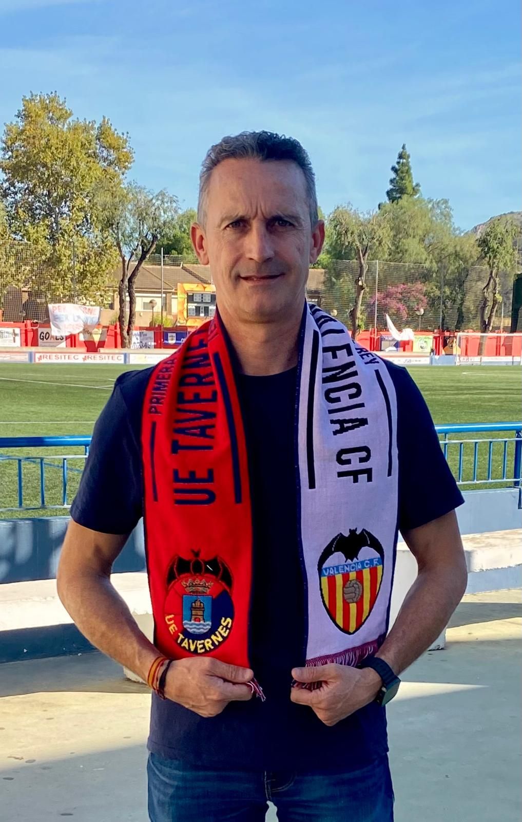 Ximo Enguix, exjugador del Valencia CF, entrenador del Juvenil del Tavernes