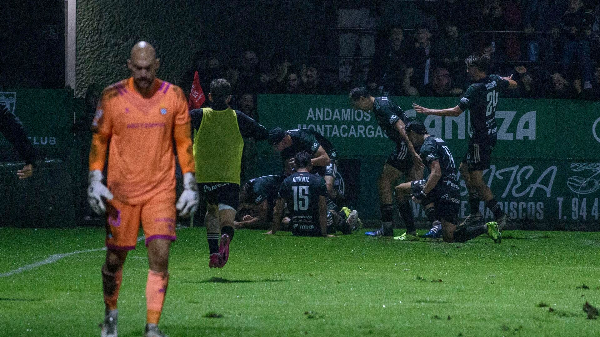 El Sestao River celebra el gol de la victoria