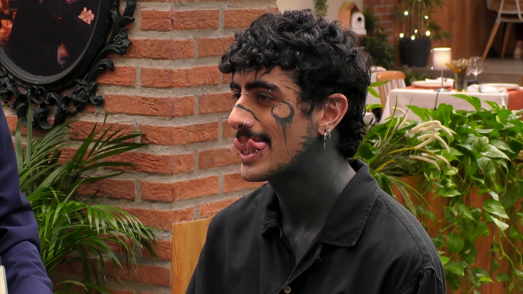 Javi asombra a todos con sus dos lenguas: “Me ha parecido terrorífico, pero me gusta”
