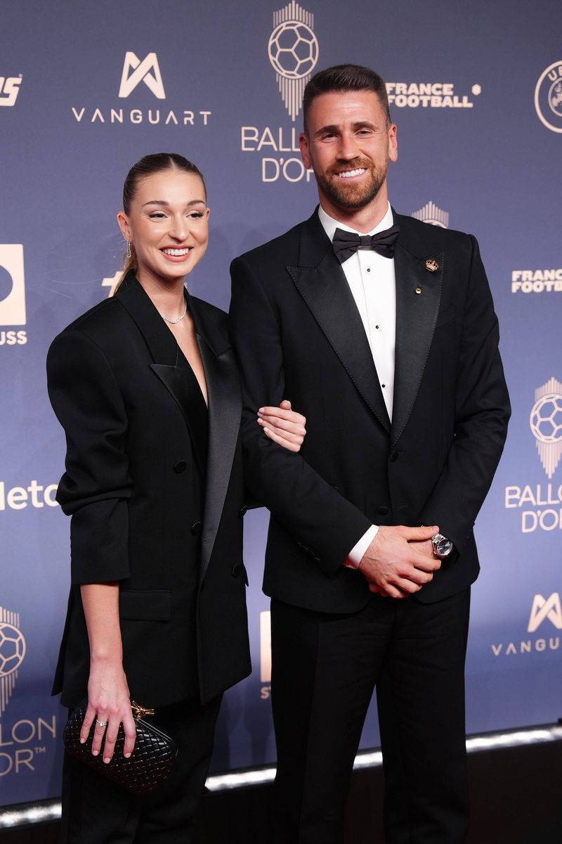 Unai Simón y su novia