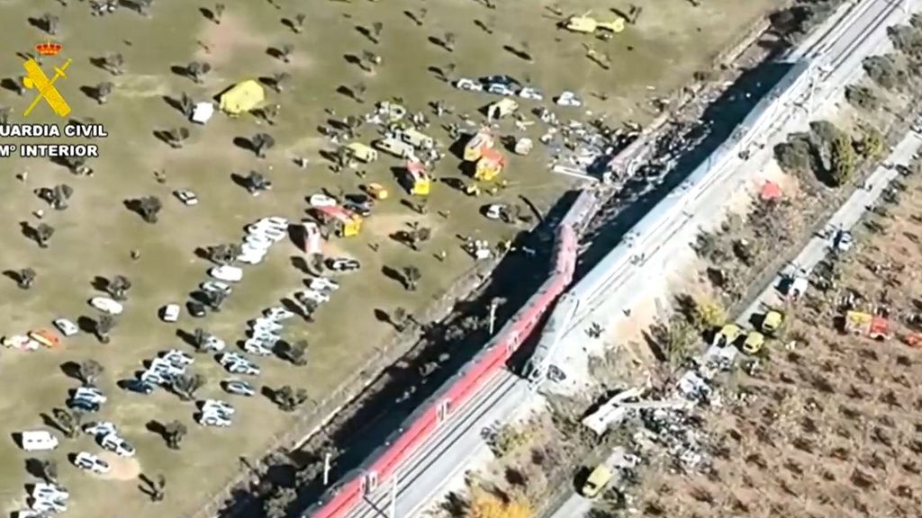 Imágenes aéreas del accidente de trenes en Toledo: "Es un desastre"