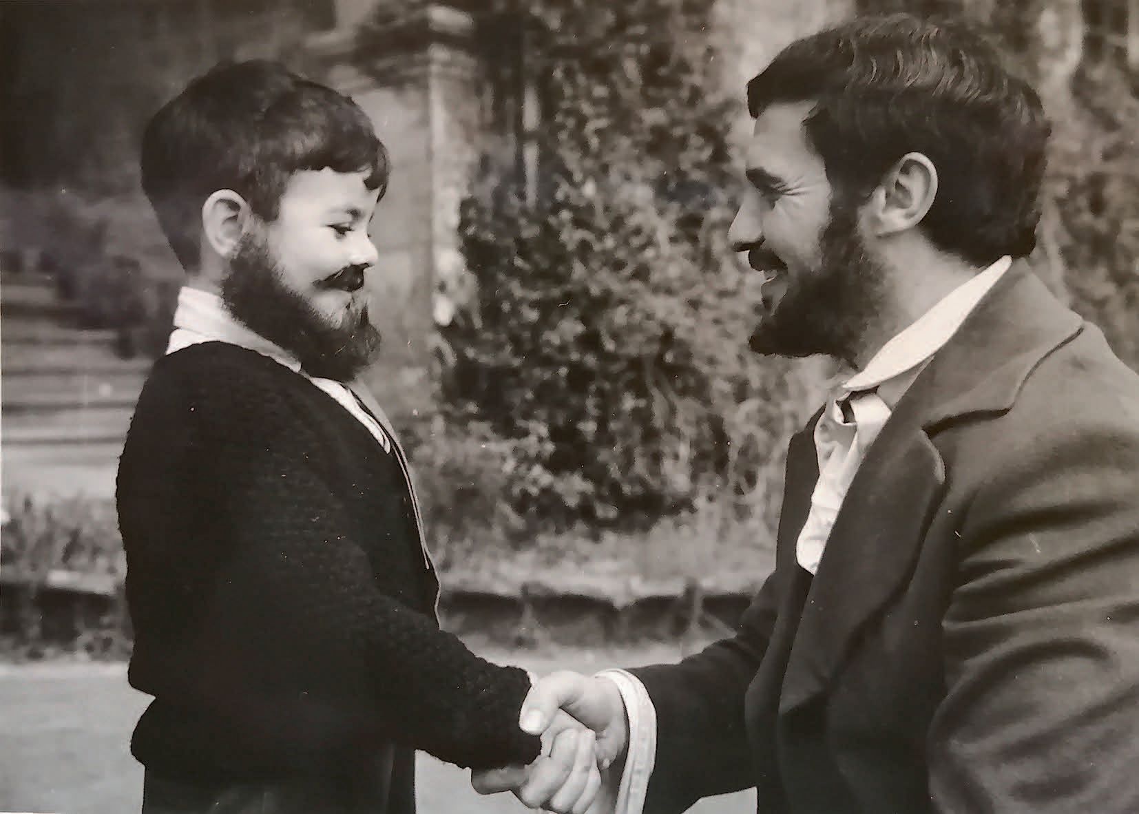 Benito Rabal, de niño, junto a su padre, Paco Rabal