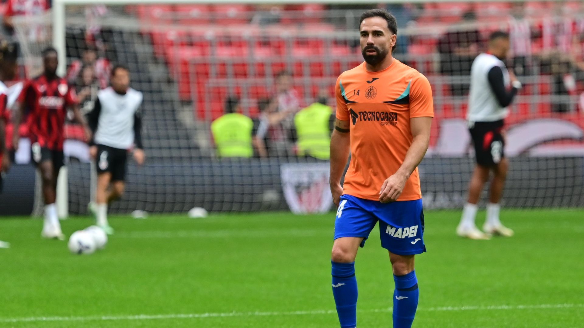 Dani Carvajal calienta en San Mamés Dani Carvajal calienta en San Mamés