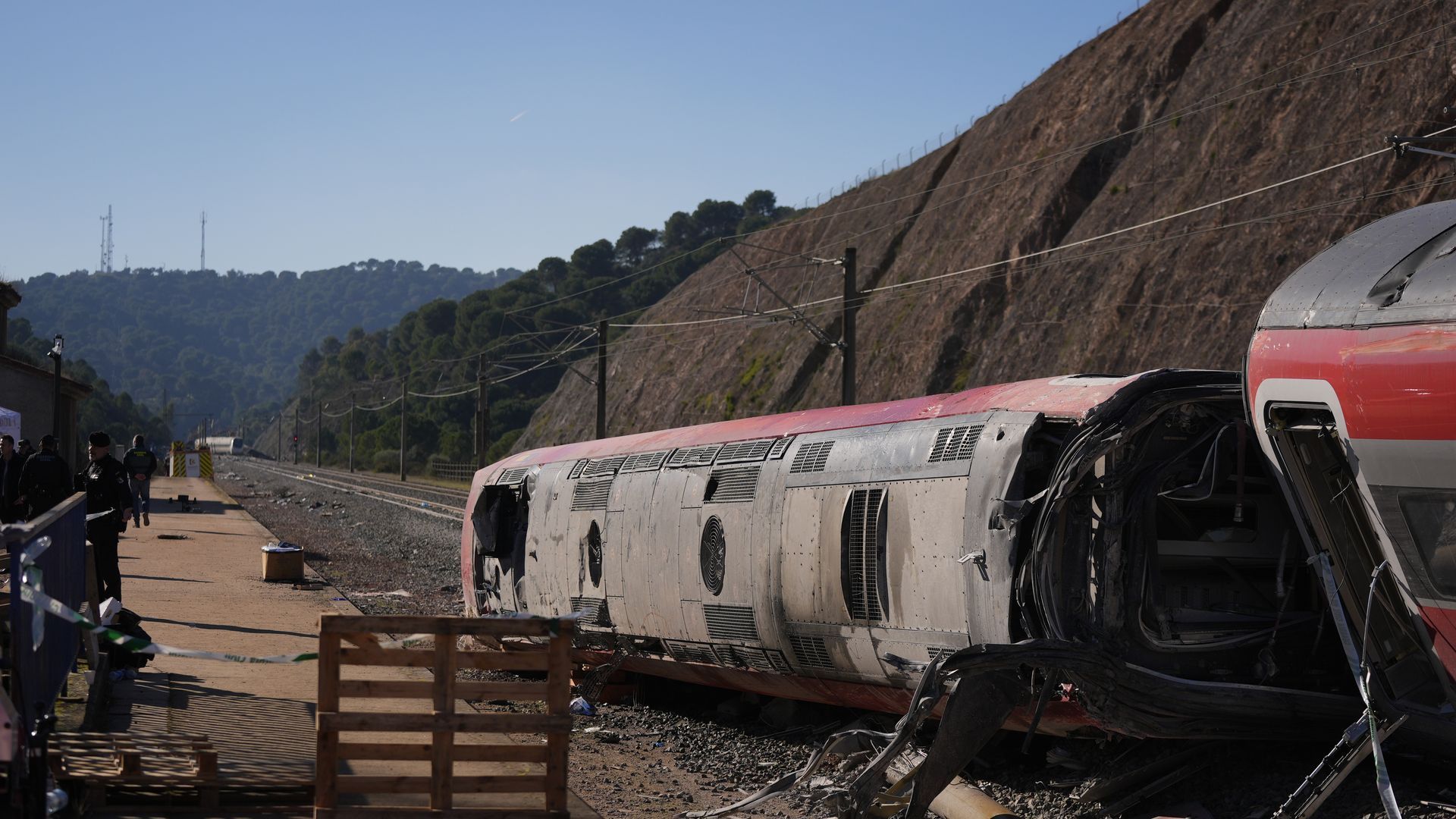 Dos accidentes ferroviarios por choque de trenes en nueve meses: las tragedias de Adamuz y Urda