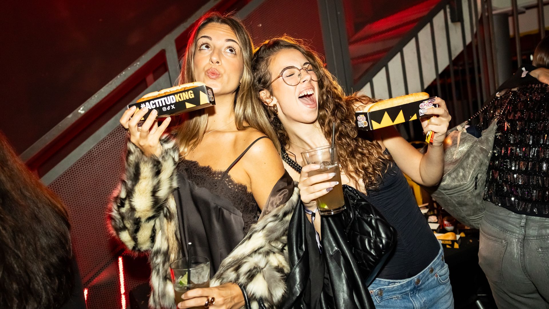 ElPozo sirvió hotdogs durante la fiesta