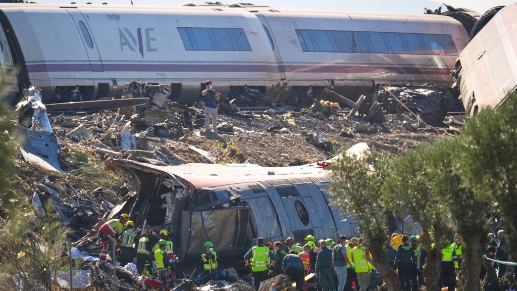 Los pasajeros de los trenes accidentados en Urda, Toledo: "Hemos sentido un frenazo súbito, como si el maquinista intentara evitar el choque"