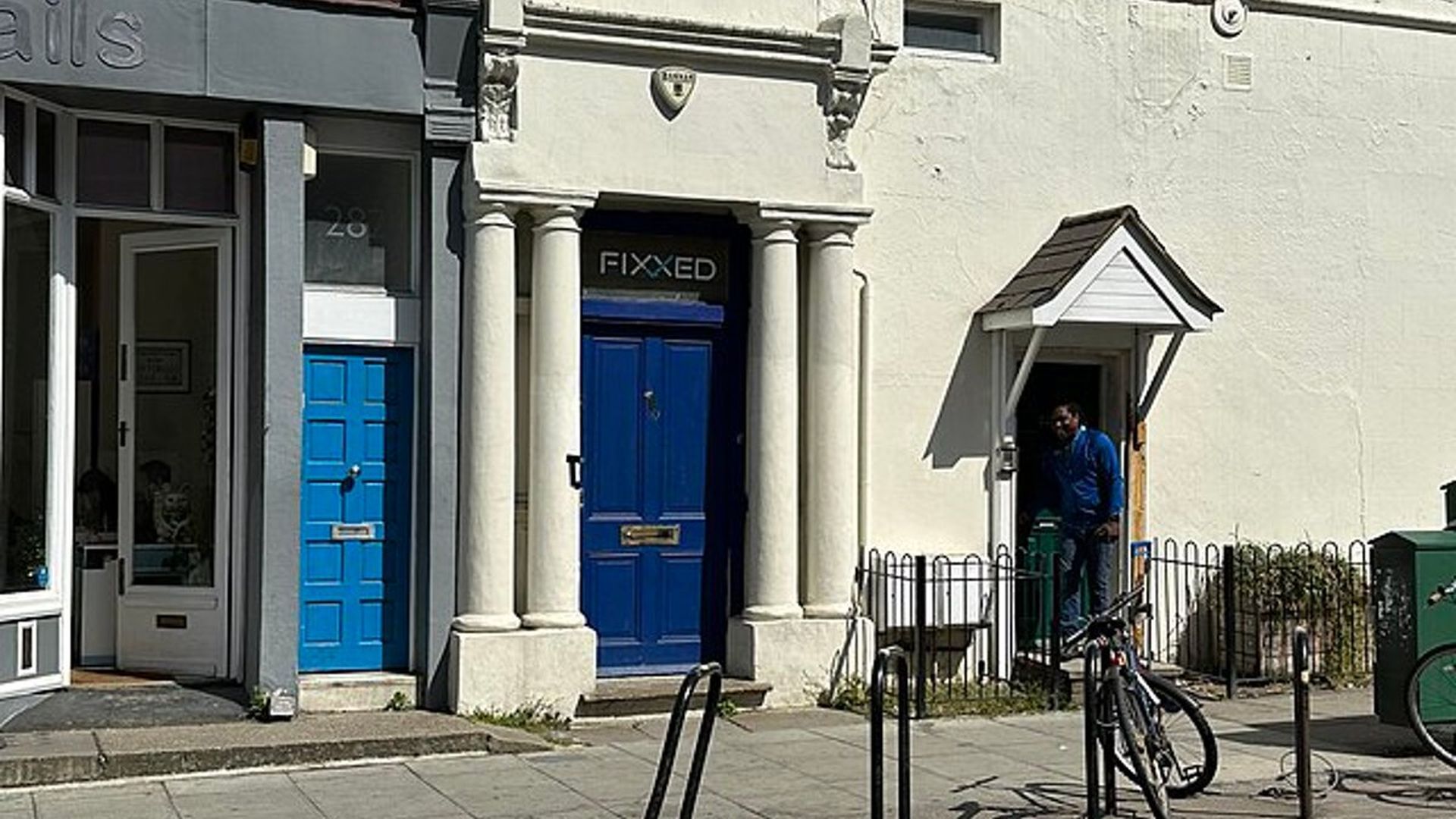 La casa de la puerta ahora a la venta