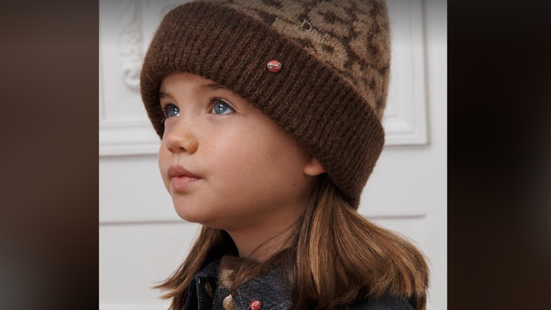 Alejandra, la niña de 6 años de Almonte que conquista las pasarelas de lujo al convertirse en modelo de Dior: "Nos llena de alegría y orgullo"