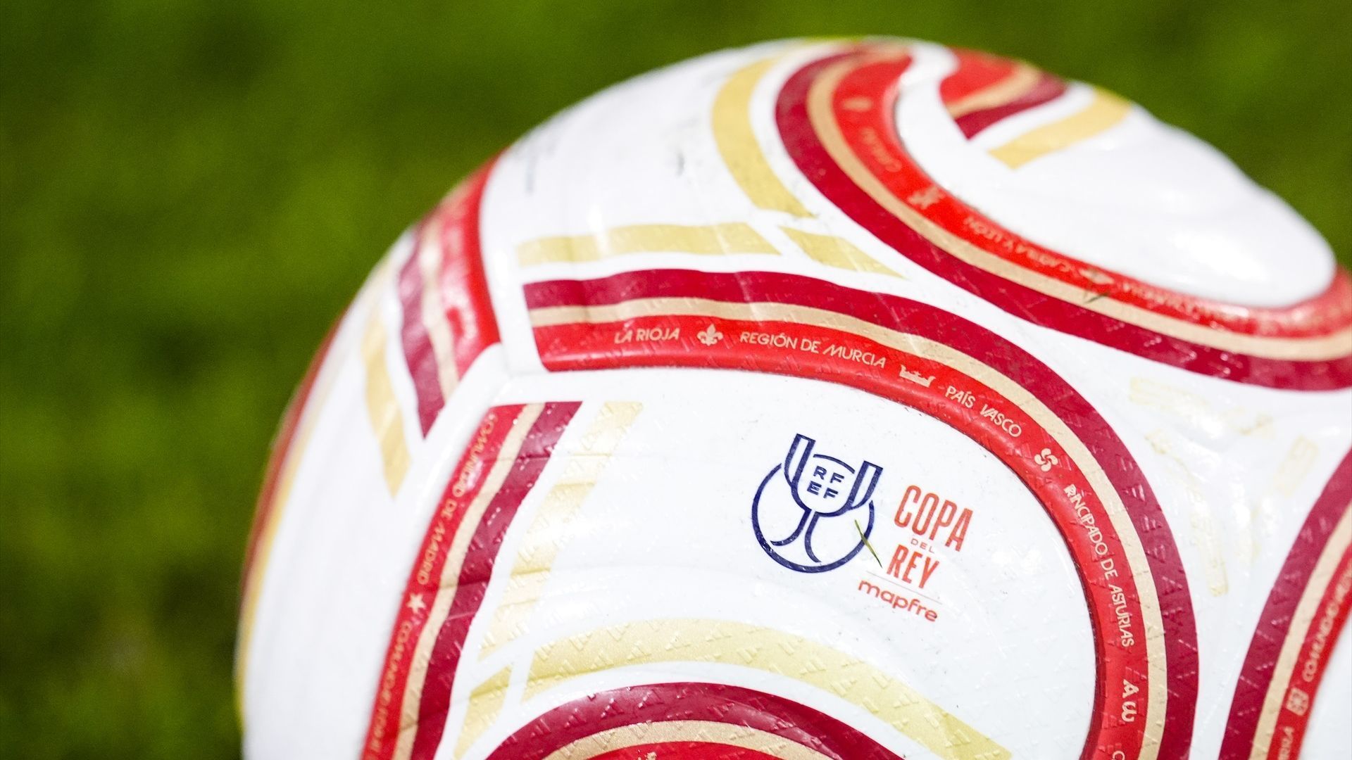 Balón oficial de la Copa del Rey 2026/2027