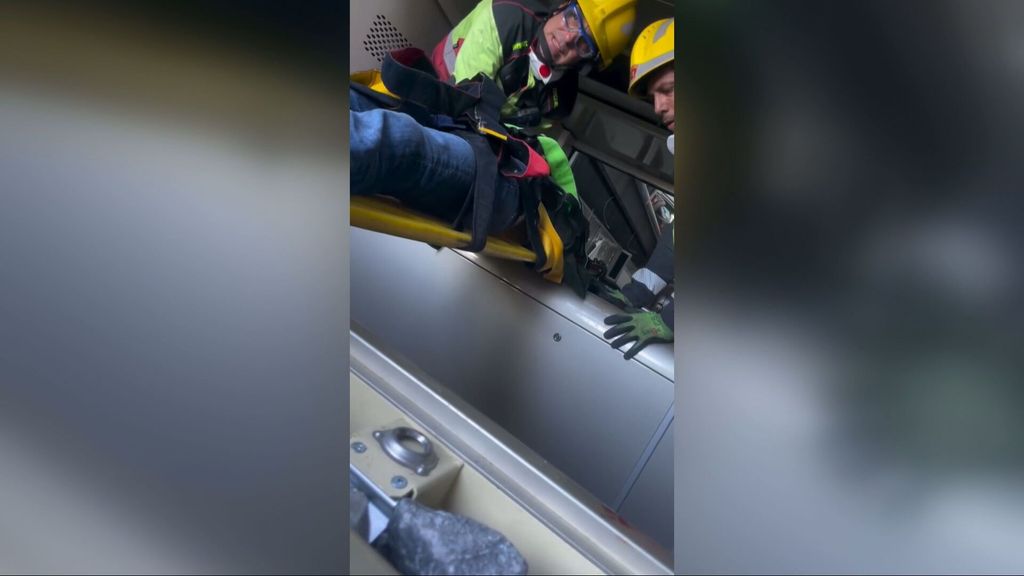 Las imágenes de los primeros rescates en el interior de los trenes del accidente ferroviario de Urda, Toledo