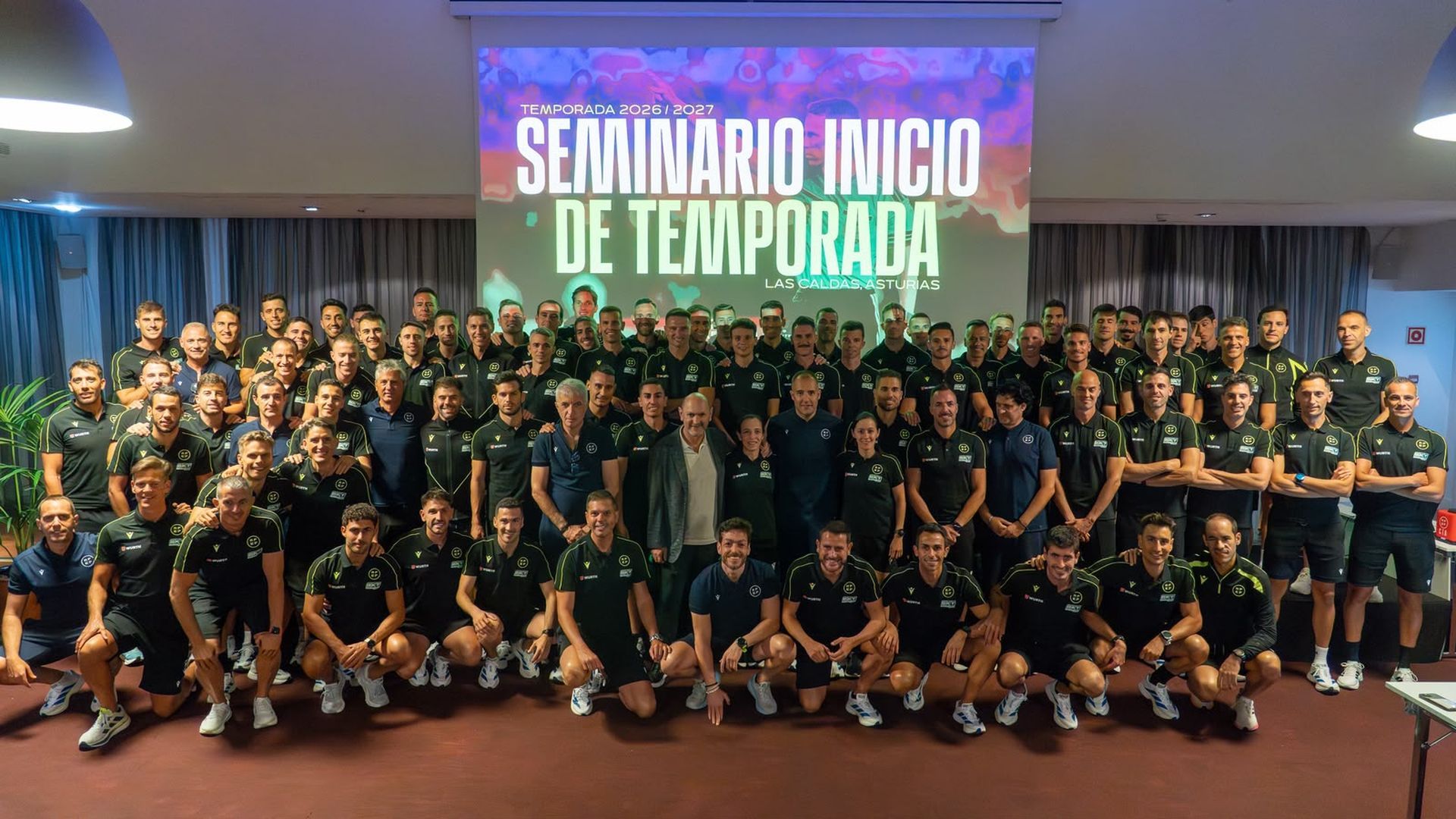 Todos los árbitros del fútbol español Todos los árbitros del fútbol español