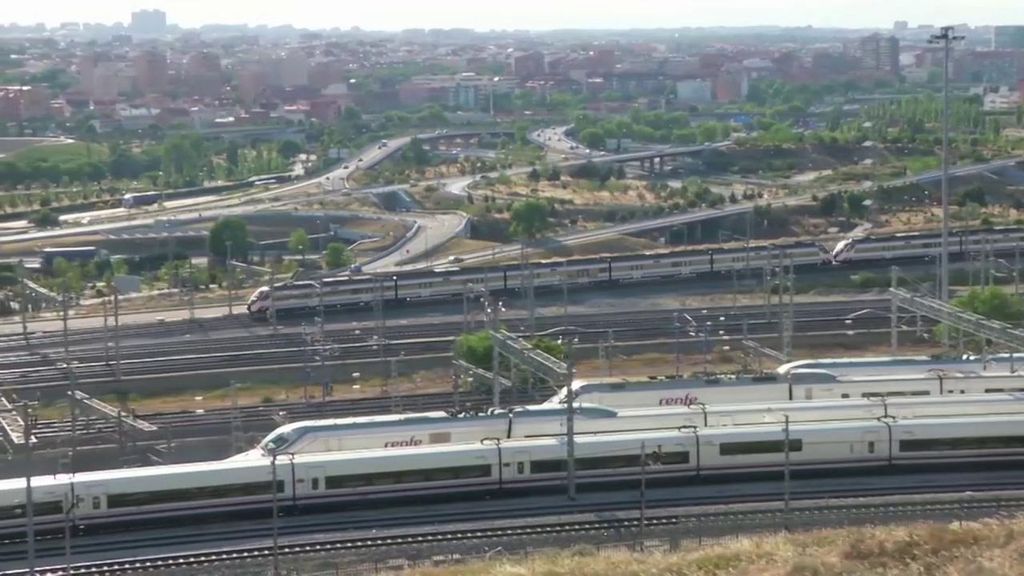 El Gobierno se plantea cerrar la línea Madrid-Barcelona de AVE un año