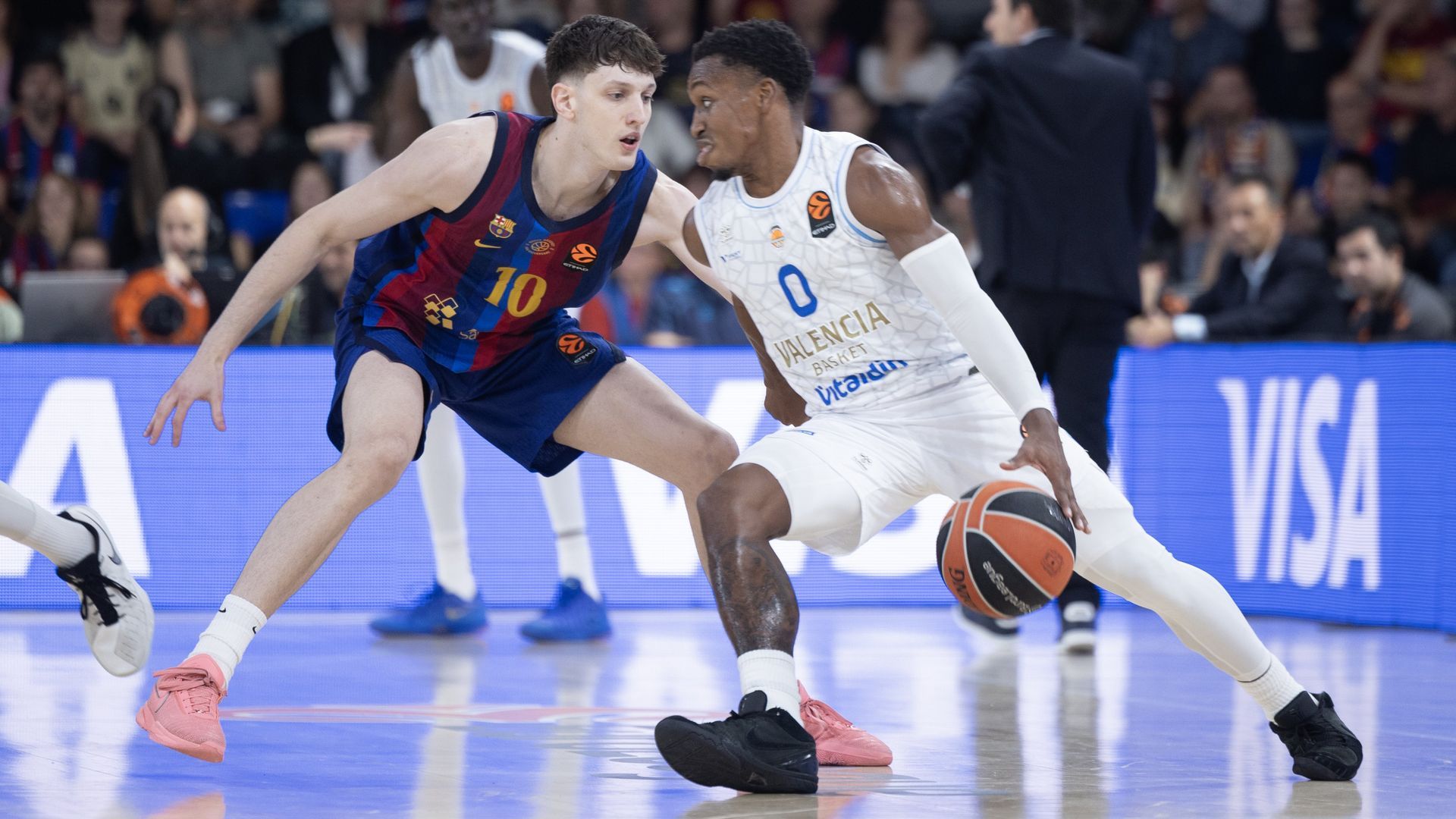 Los segundos finales condenan al Valencia Basket en el Palau (98-94) Los segundos finales condenan al Valencia Basket en el Palau (98-94)