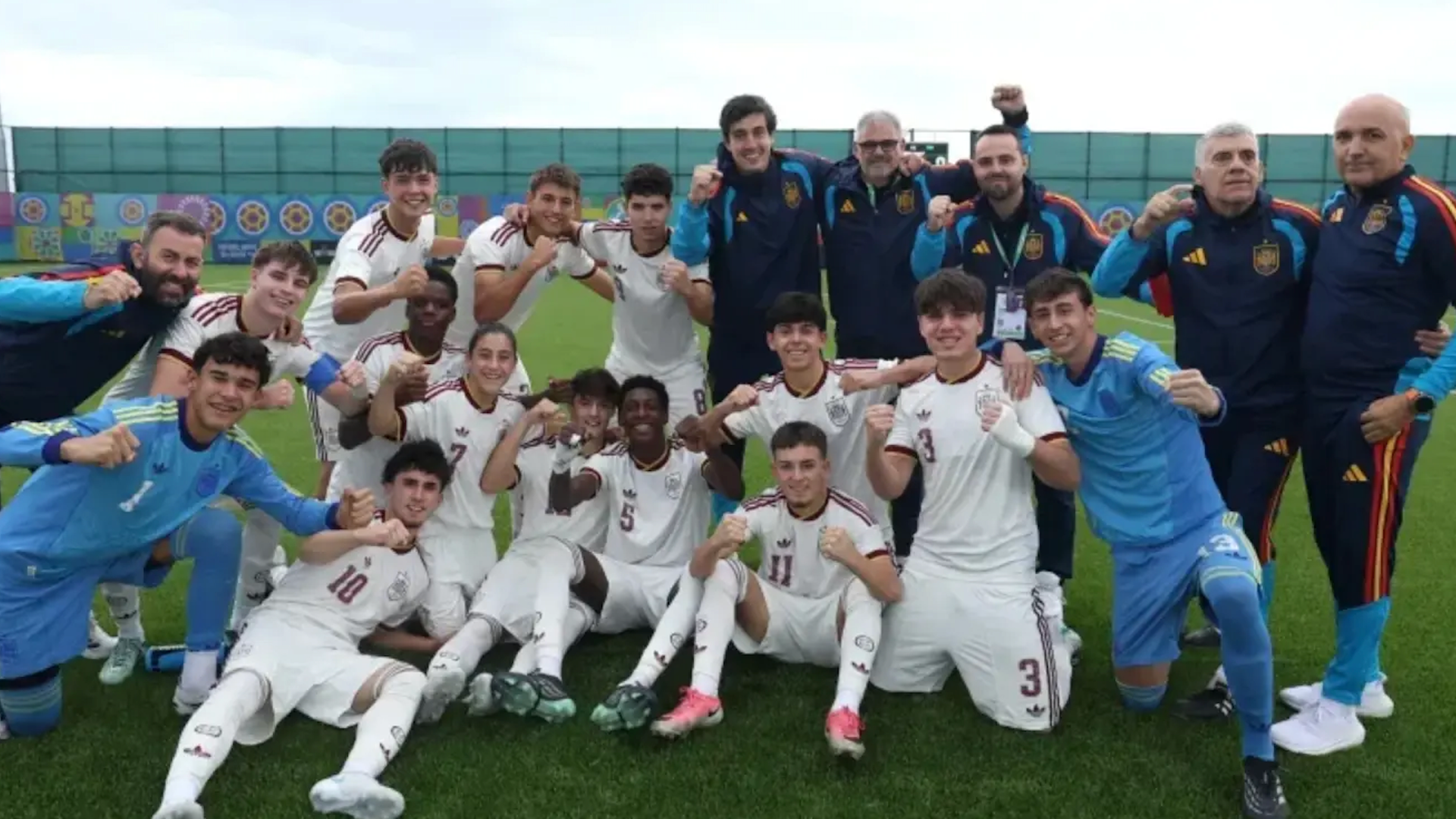 Ricar Pérez, con el 11, en la final del Mundial Sub 15