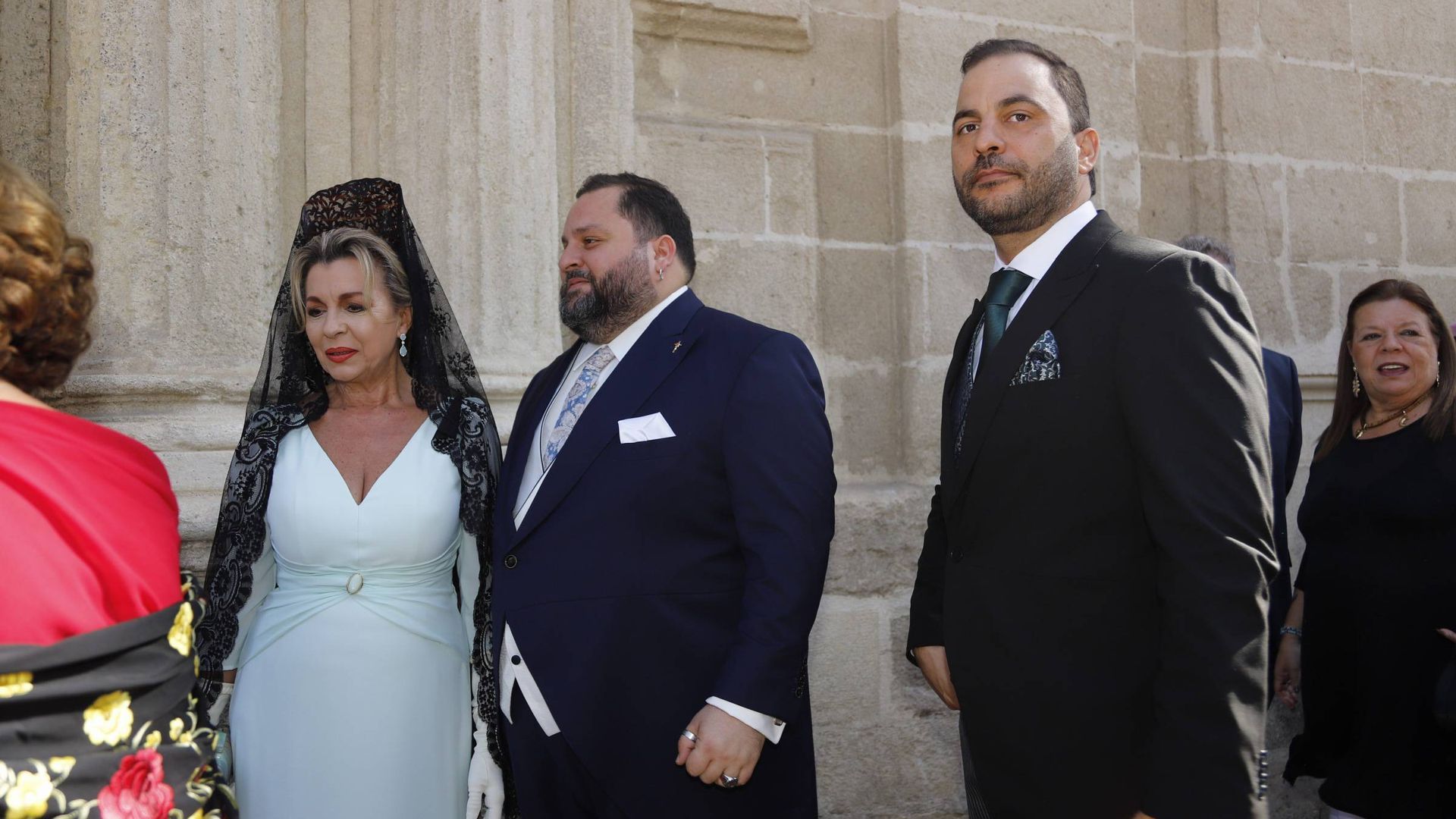 Antonio Tejado junto a su hermano, Chema, y su madre
