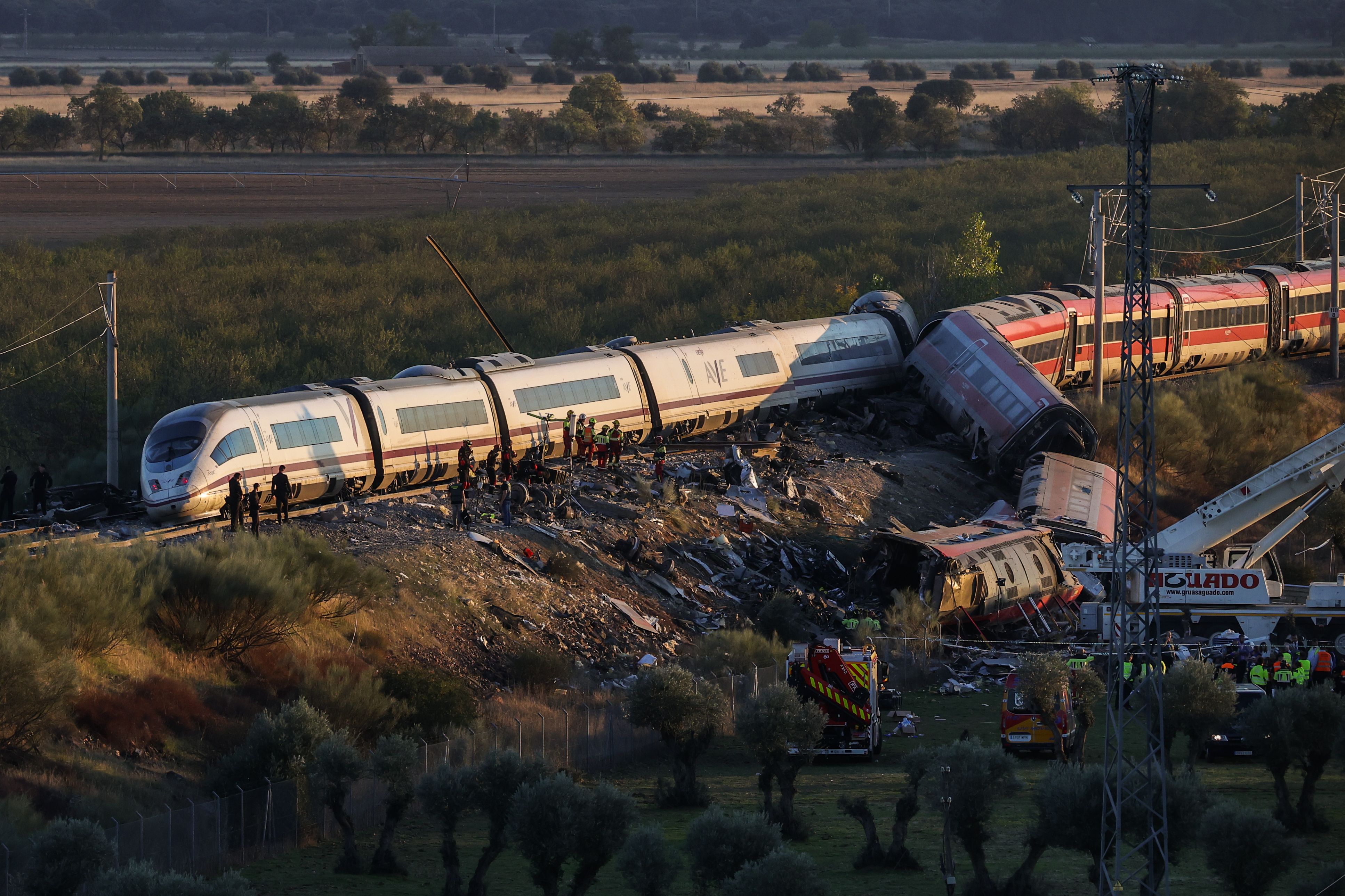 Así quedaron los dos trenes AVE e Iryo tras la colisión en Urda, Toledo