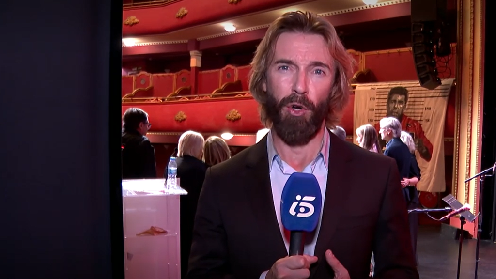 La emoción del periodista Manu Reyes al presentar la primera edición de los premios 'Memòria' por las víctimas de la DANA: "Ha sido un gran honor"