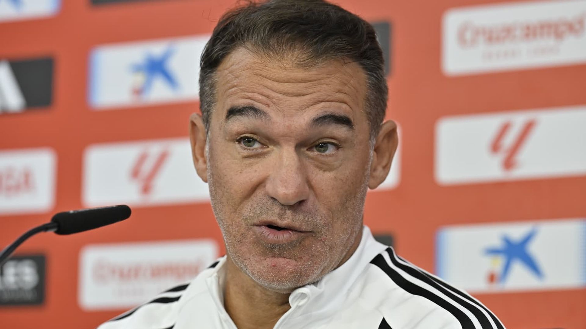 Luis García Plaza, en sala de prensa