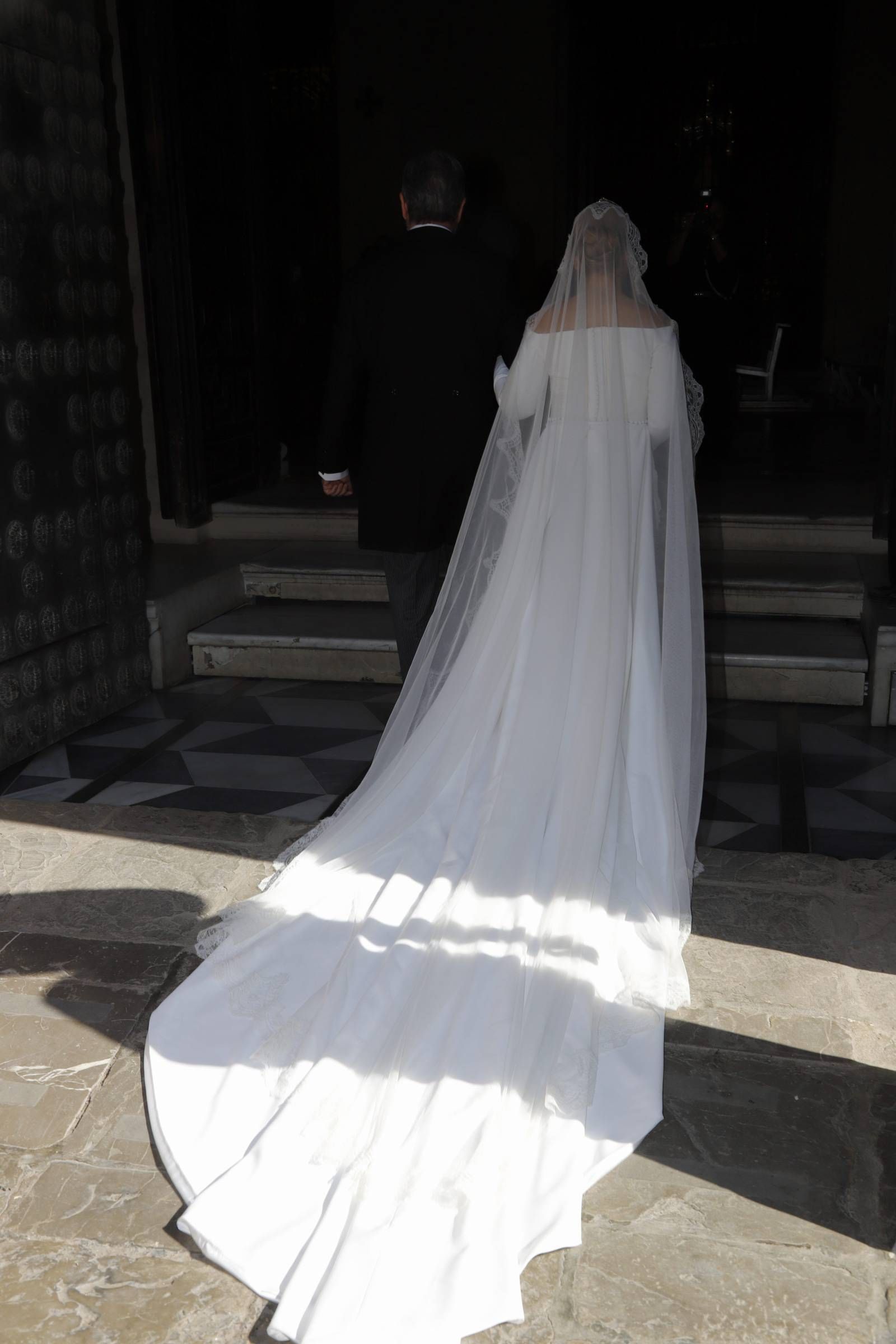 La novia entrando en la iglesia